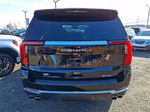 Certified 2025 GMC Yukon Denali image 5