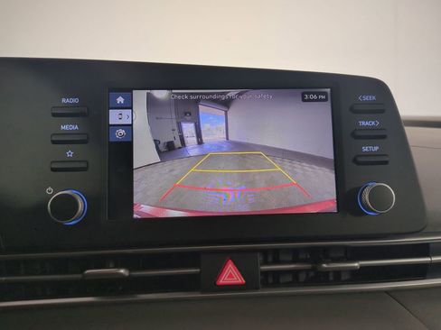 Certified 2026 Hyundai Elantra SE image 24