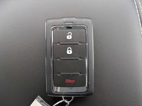New 2026 Jeep Grand Cherokee L Laredo RWD image 31