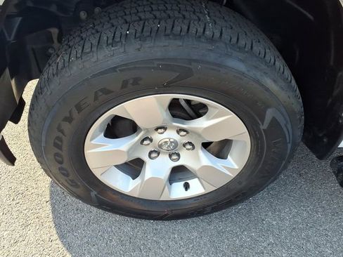 Used 2022 RAM 1500 Big Horn AWD/4WD image 5