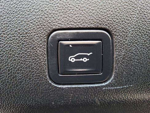 Used 2023 Chevrolet Tahoe RST image 31