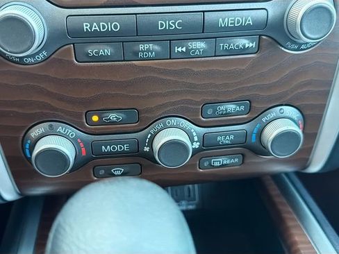 Used 2020 Nissan Pathfinder Platinum image 36