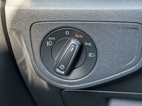 Used 2018 Volkswagen Atlas SE FWD image 25