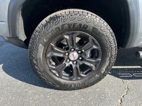 Used 2024 GMC Canyon Elevation w/ Convenience Package image 27