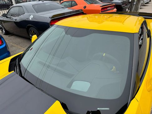 Used 2015 Chevrolet Corvette Z06 w/ Z07 Performance Package image 16