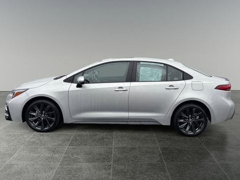 Used 2025 Toyota Corolla XSE image 4