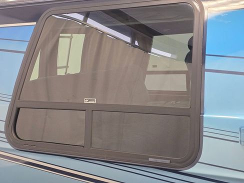 Used 1991 Dodge B2500 image 36