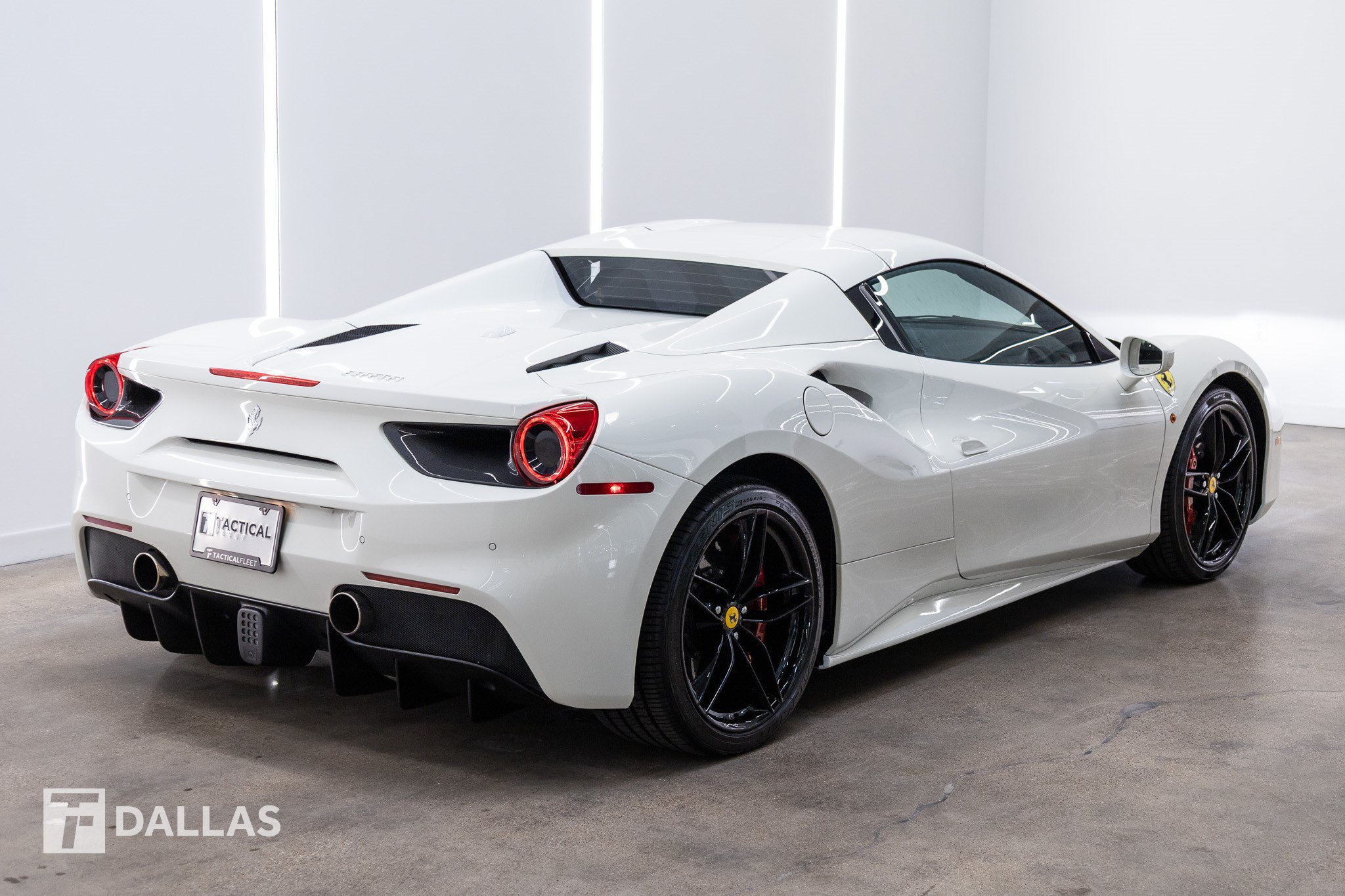 Used 2019 Ferrari 488 Spider RWD image 13