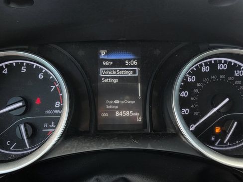 Used 2022 Toyota Camry LE w/ Carpet Mat Package (TMS) FWD image 17