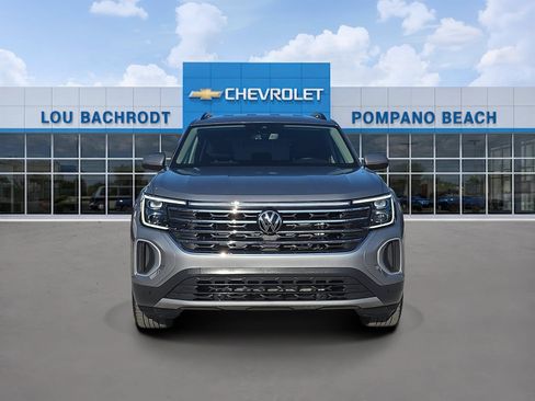 Used 2026 Volkswagen Atlas SE FWD image 2