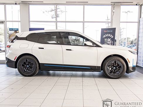 Used 2023 BMW iX xDrive50 w/ Premium Package AWD/4WD image 28
