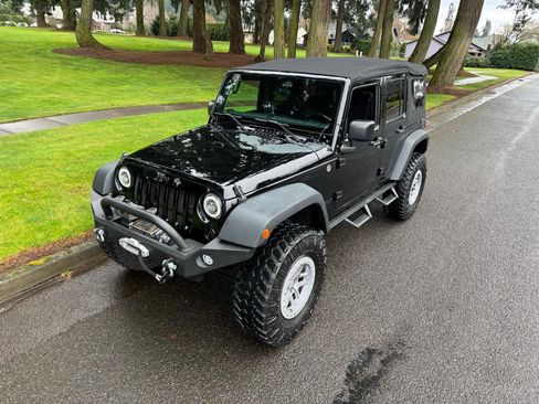 Used 2015 Jeep Wrangler Unlimited Sport image 9