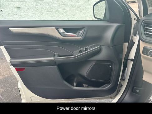 Used 2022 Ford Escape SEL FWD image 19