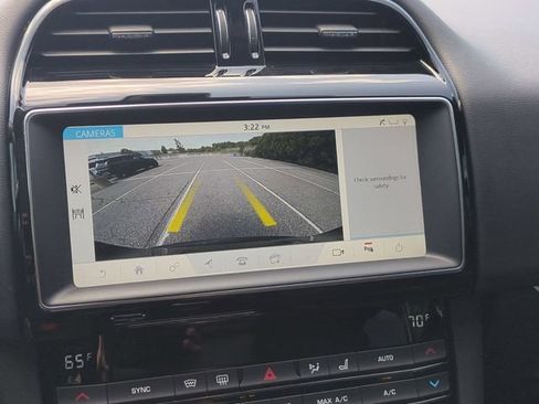 Used 2020 Jaguar F-PACE Premium AWD/4WD image 10