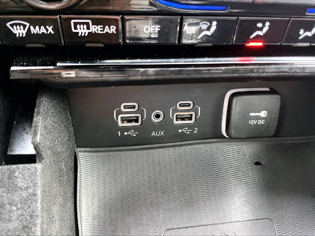 Used 2021 Jeep Grand Cherokee L Laredo w/ Luxury Tech Group I AWD/4WD image 32