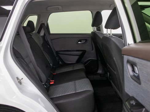 Used 2023 Nissan Rogue SV AWD/4WD image 12