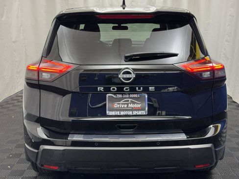 Used 2025 Nissan Rogue SV image 8