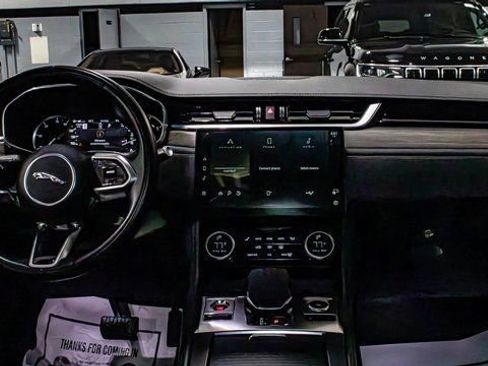 Used 2021 Jaguar F-PACE S image 8