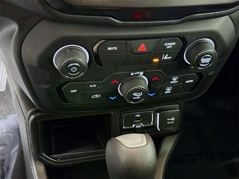 Used 2021 Jeep Renegade Sport w/ Sport Appearance Group image 8