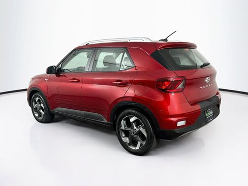 Used 2025 Hyundai Venue SEL FWD image 5