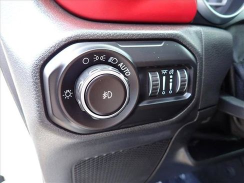 Used 2020 Jeep Wrangler Unlimited Rubicon AWD/4WD image 14