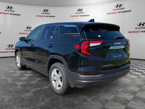 Used 2024 GMC Terrain SLE AWD/4WD image 6