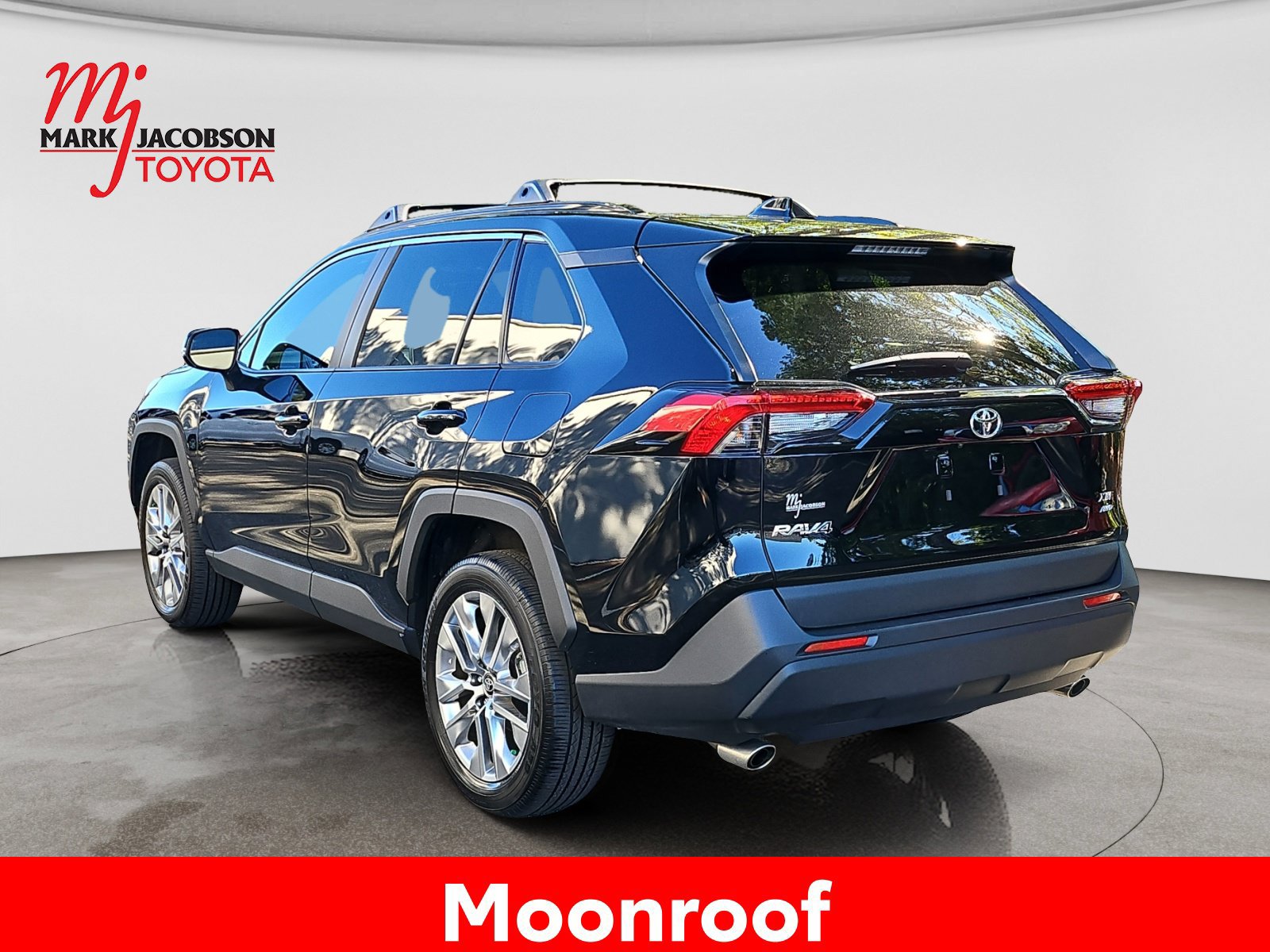 Used 2025 Toyota RAV4 XLE Premium w/ Weather Package AWD/4WD image 14