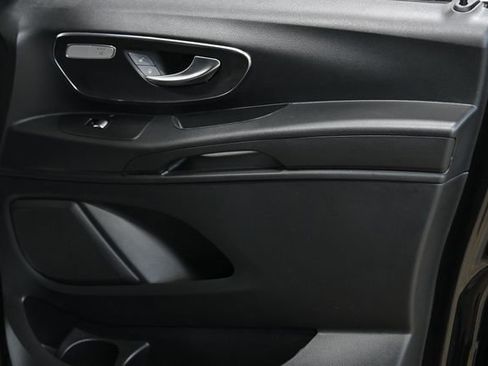 Used 2023 Mercedes-Benz Metris Passenger image 39