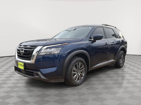 Used 2023 Nissan Pathfinder SV AWD/4WD image 4
