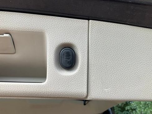 Used 2015 Cadillac Escalade ESV Premium AWD/4WD image 22