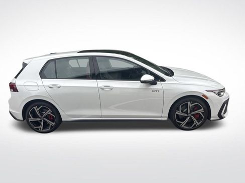 Used 2026 Volkswagen GTI SE FWD image 4