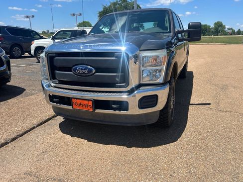 Used 2016 Ford F250 XL w/ XL Appearance Package AWD/4WD image 4
