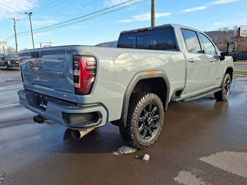 Used 2024 GMC Sierra 3500 AT4 w/ AT4 Premium Plus Package image 10