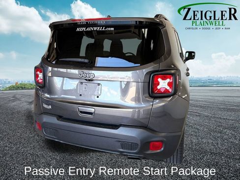 Used 2021 Jeep Renegade Latitude AWD/4WD image 5