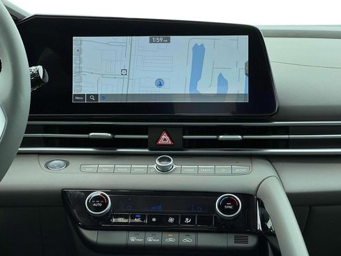 New 2025 Hyundai Elantra SEL image 19