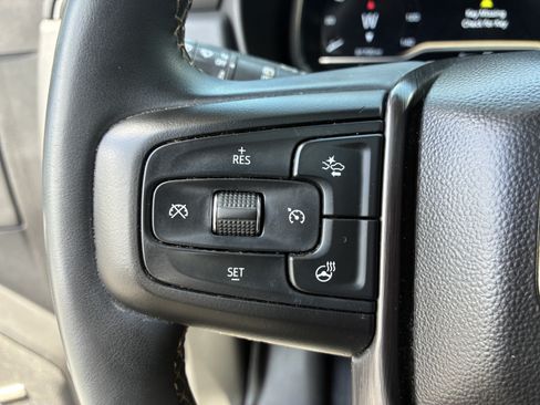 Used 2023 GMC Yukon XL AT4 w/ AT4 Premium Plus Package AWD/4WD image 32