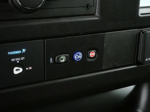 Used 2025 Chevrolet Express 2500 w/ Driver Convenience Package RWD image 21
