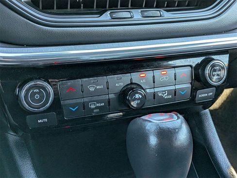 Certified 2023 Jeep Compass Limited image 21