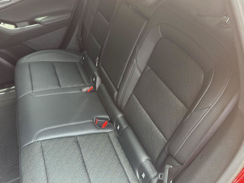 Used 2025 Chevrolet Equinox LT w/ Convenience Package II FWD image 4