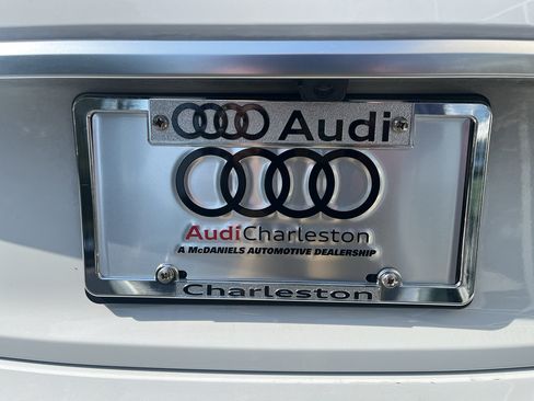 Used 2023 Audi Q5 2.0T Premium w/ Convenience Package AWD/4WD image 8