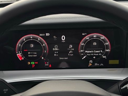 New 2026 Volkswagen Tiguan SE R-Line image 30