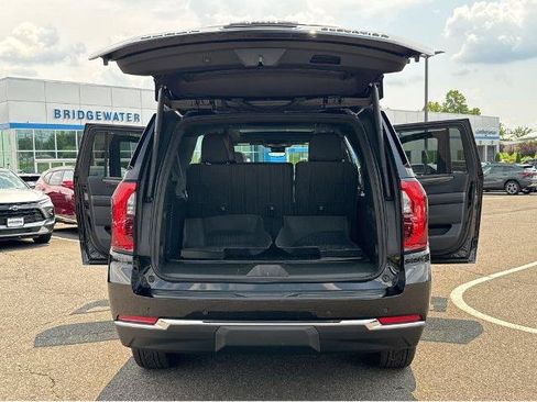 Used 2025 GMC Yukon XL Elevation w/ Technology Package AWD/4WD image 13