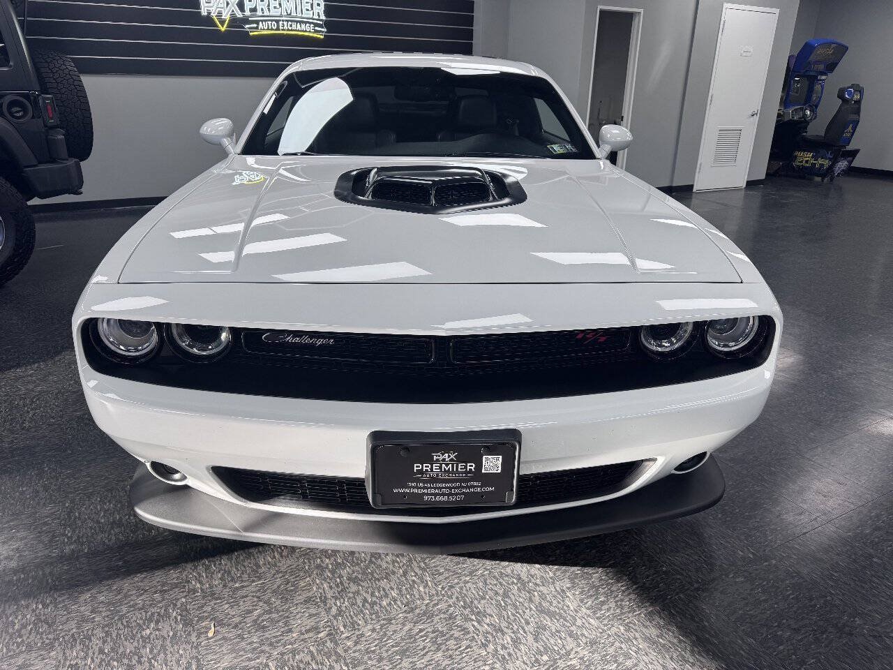 Used 2016 Dodge Challenger R/T Plus RWD image 5