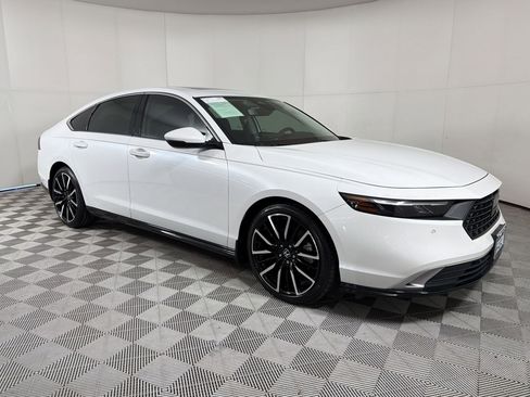 Used 2025 Honda Accord Touring image 7