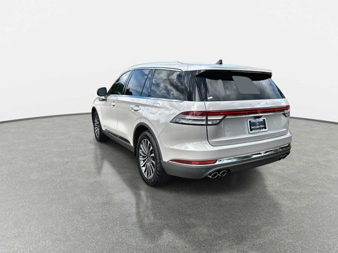 Used 2023 Lincoln Aviator Reserve RWD image 6