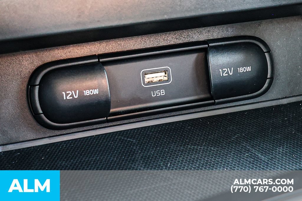 Used 2025 Kia Soul LX w/ LX Technology Package FWD image 39