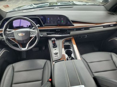 Used 2024 Cadillac Escalade ESV Luxury image 12