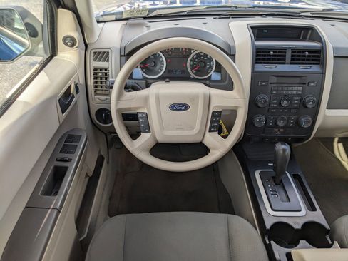 Used 2011 Ford Escape XLS w/ 101A Rapid Spec Order Code image 13