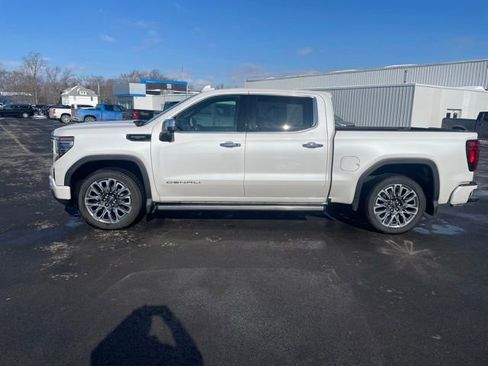 Used 2024 GMC Sierra 1500 Denali Ultimate image 9