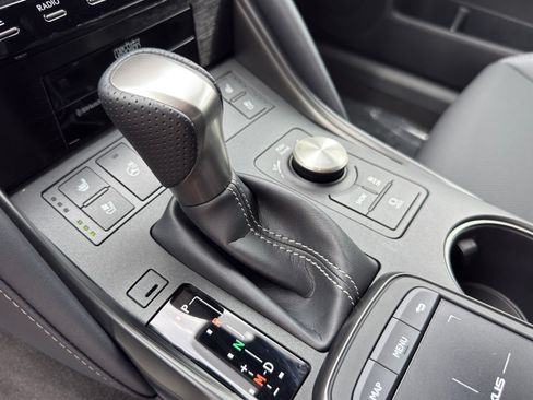 Used 2023 Lexus IS 350 F Sport RWD image 15